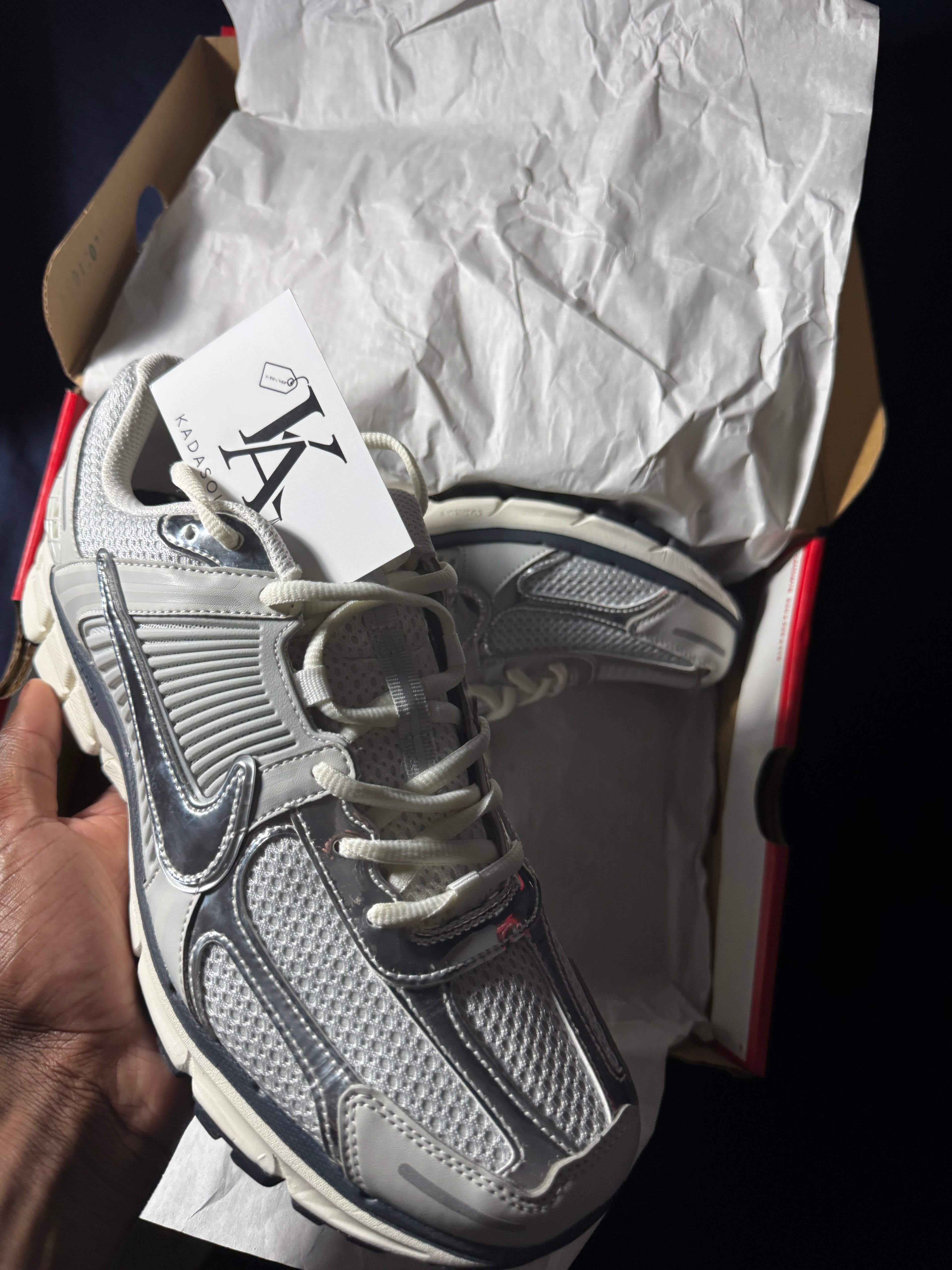 Vomero 5 ‘phonton dust metallic silver’