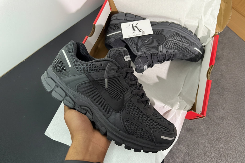 Nike Zoom Vomero 5 Black