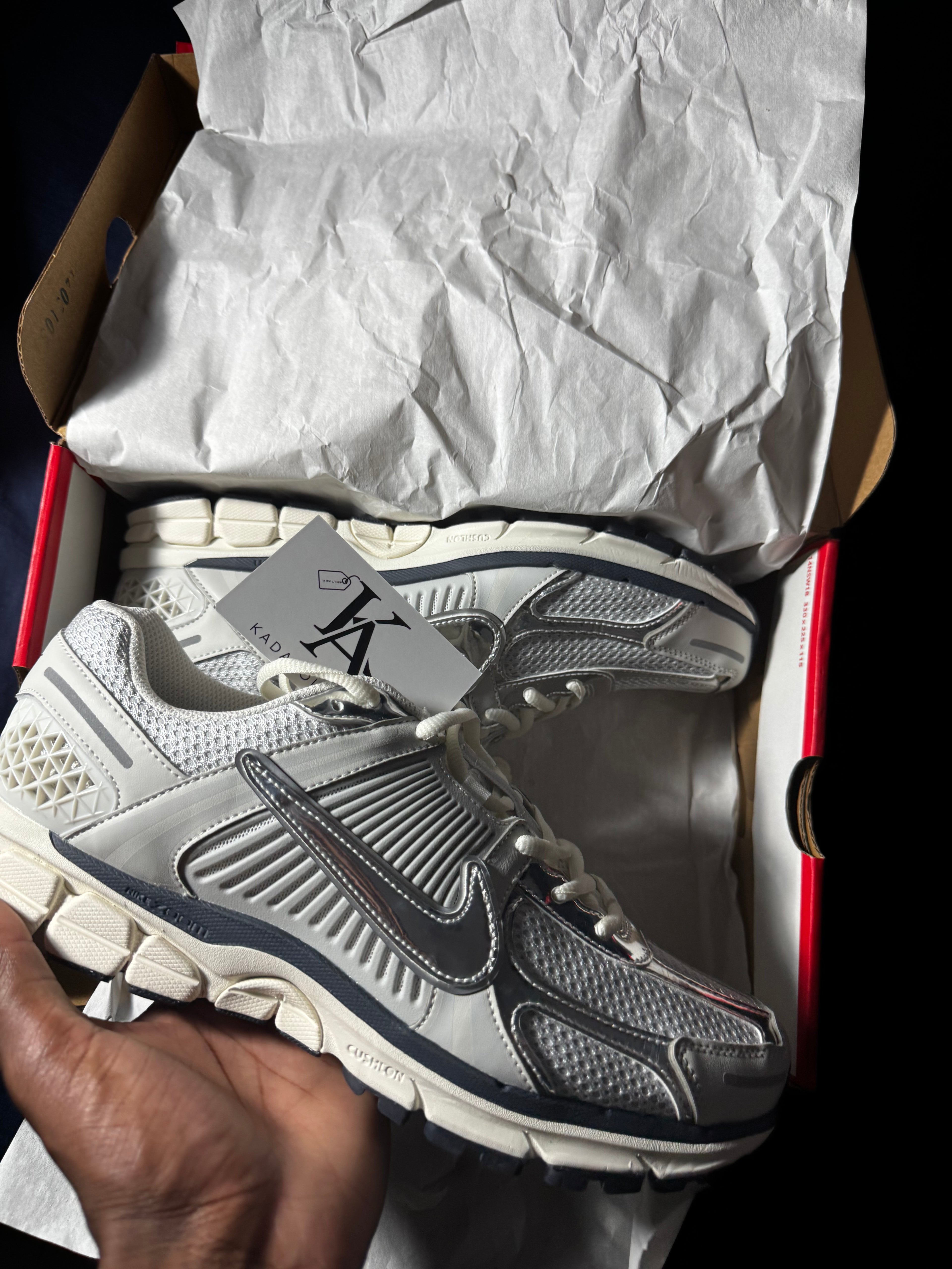 Vomero 5 ‘phonton dust metallic silver’