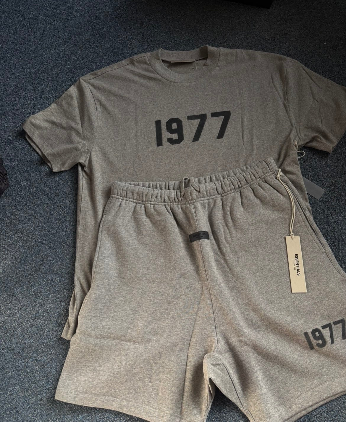 1977 ‘dark oatmeal’ Short Set