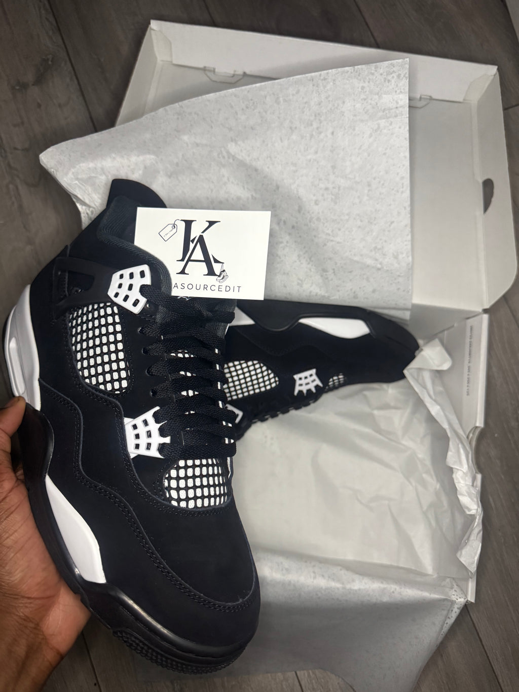 Jordan 4 white thunder