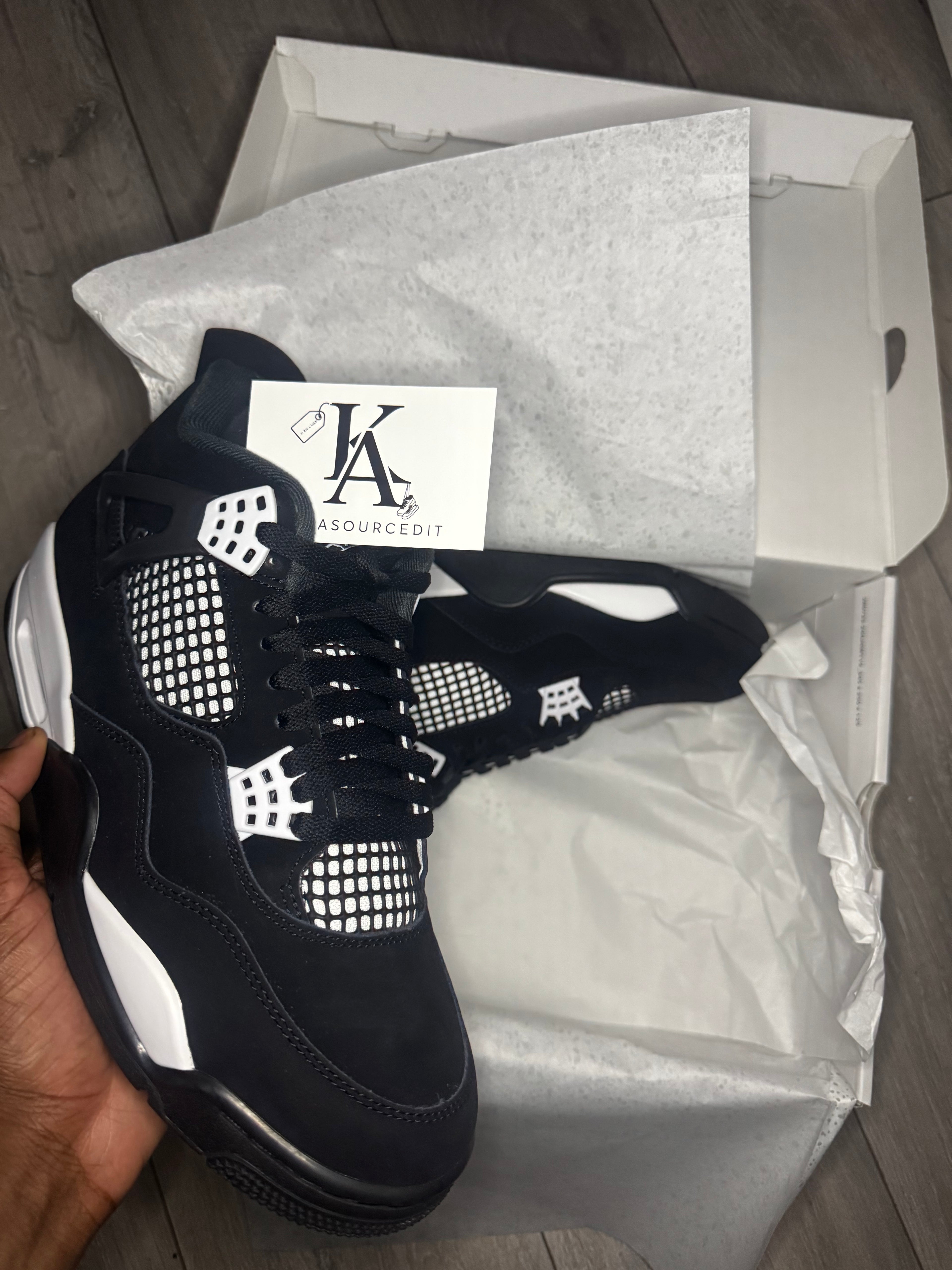 Jordan 4 white thunder